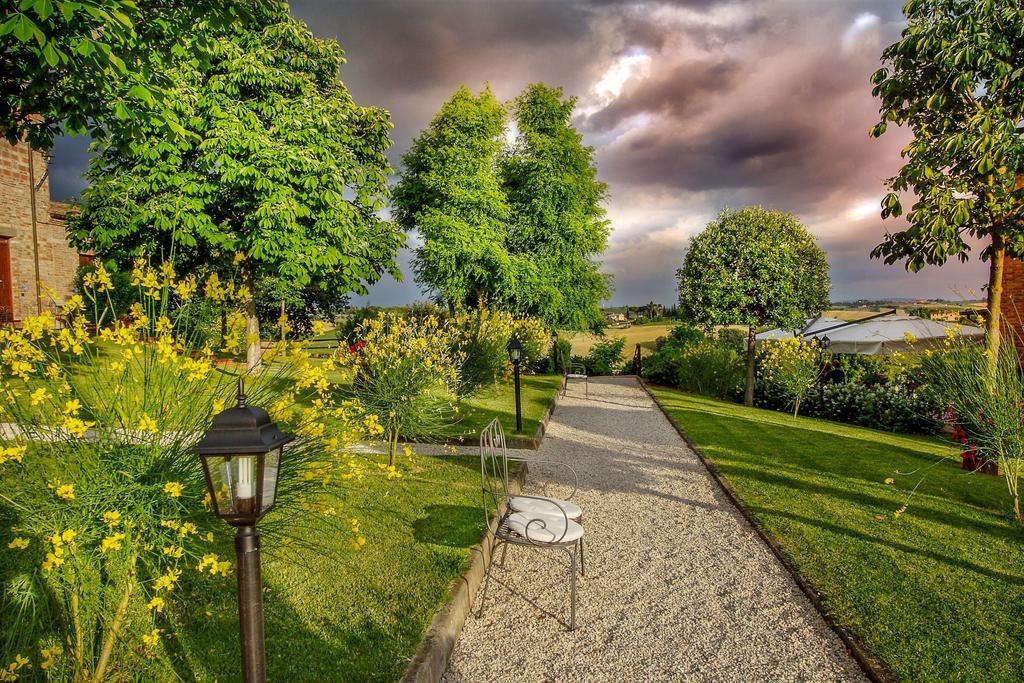 Borgo Tre Rose Valiano Exterior foto